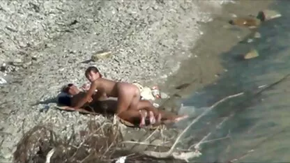 بعد از ظهر ، مأمور پورنو برای داستان سکسی کارتونی با عکس رابطه جنسی با یک حیوان قرمزپوست در پارک پرداخت