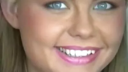 سبزه جذاب در نزدیکی استخر عکسهای شهوتناک تسلیم شد