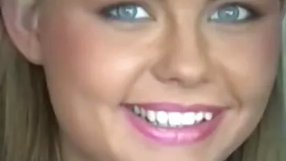 خسته داستان عکسی سکس ، یک بلوند مجلل در لباس زیر زیبا