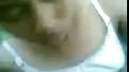 او به زمین افتاد داستان سکسی شهوتخونه و دخترانه را در پوزهای مختلف به آرامی فریب داد