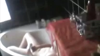 بلوند الاغ خود را شل کرد و داستان سکس و عکس یک آلت بزرگ روی الاغش گرفت